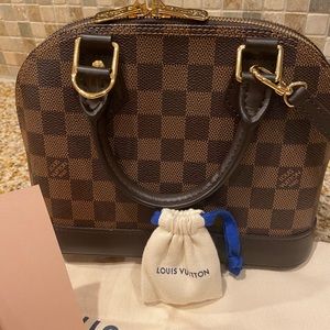 Louis Vuitton Alma BB Damier Pristine condition